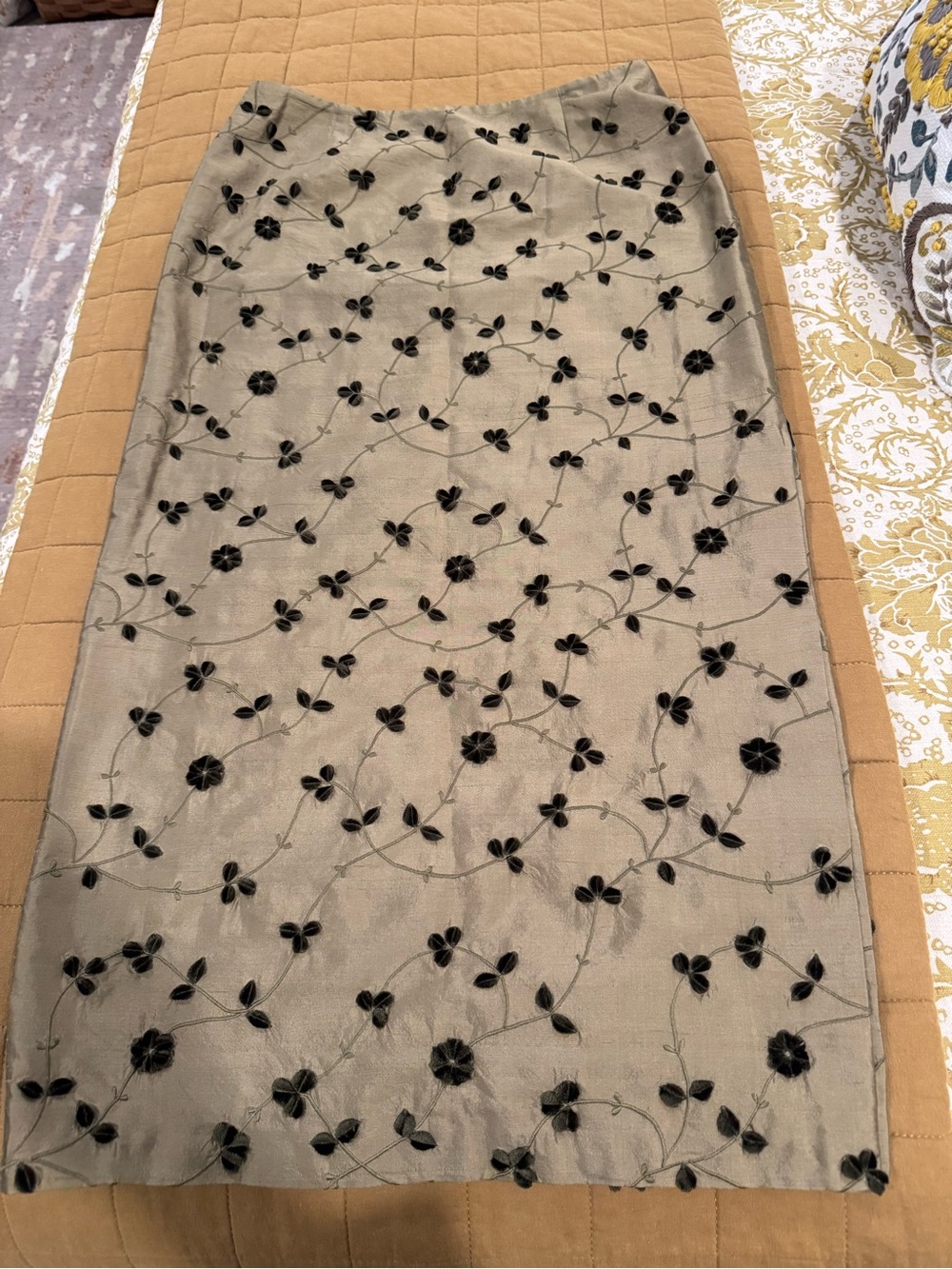 Chetta B Olive Pencil Skirt with Black Floral Embroidery Made of Silk